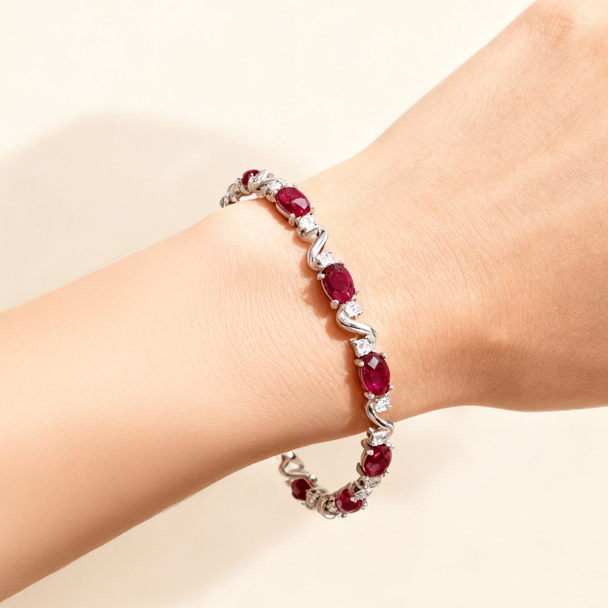 Blazing Bracelet - Red Garent
