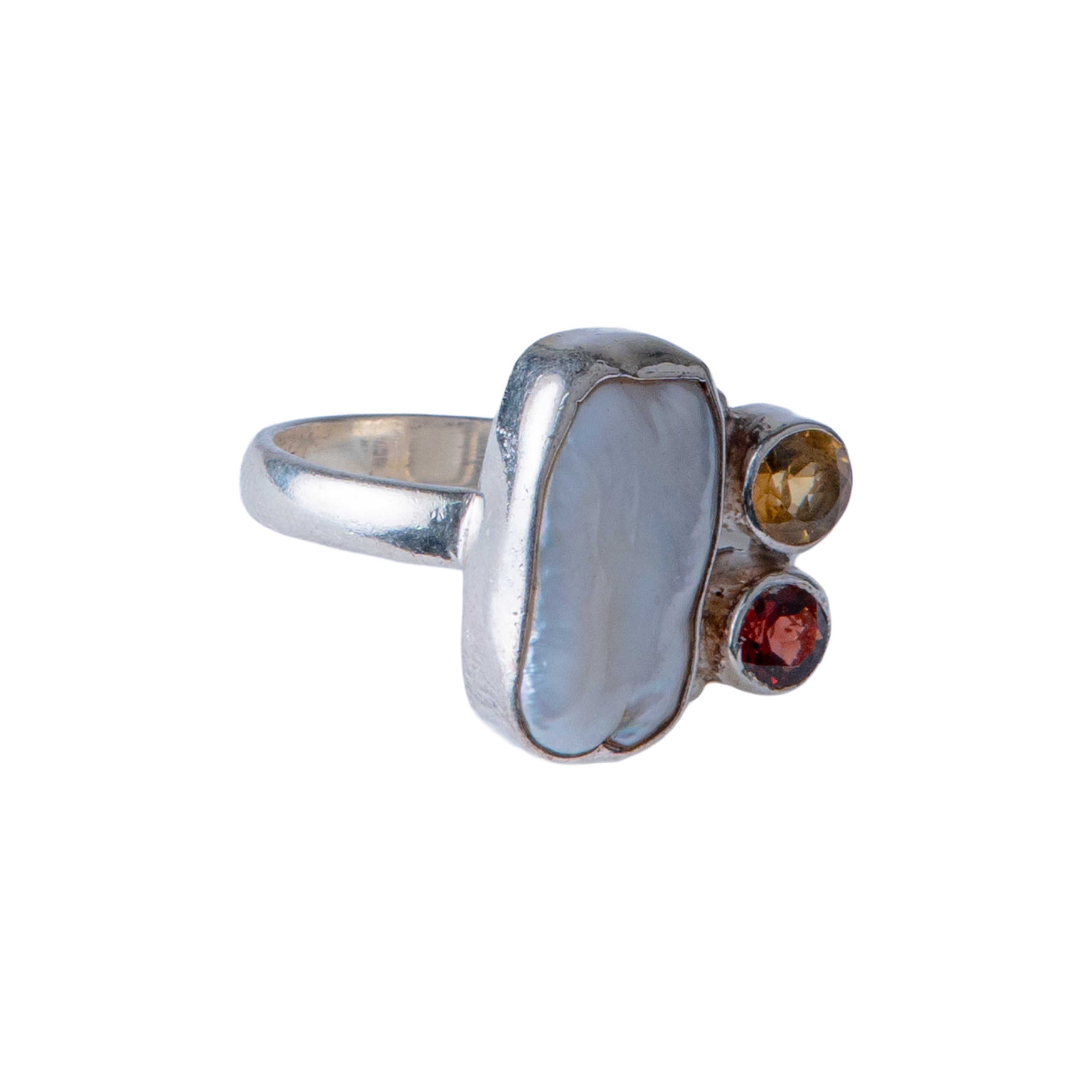 خاتم زهرة الجوهرة - همسات الأحجار