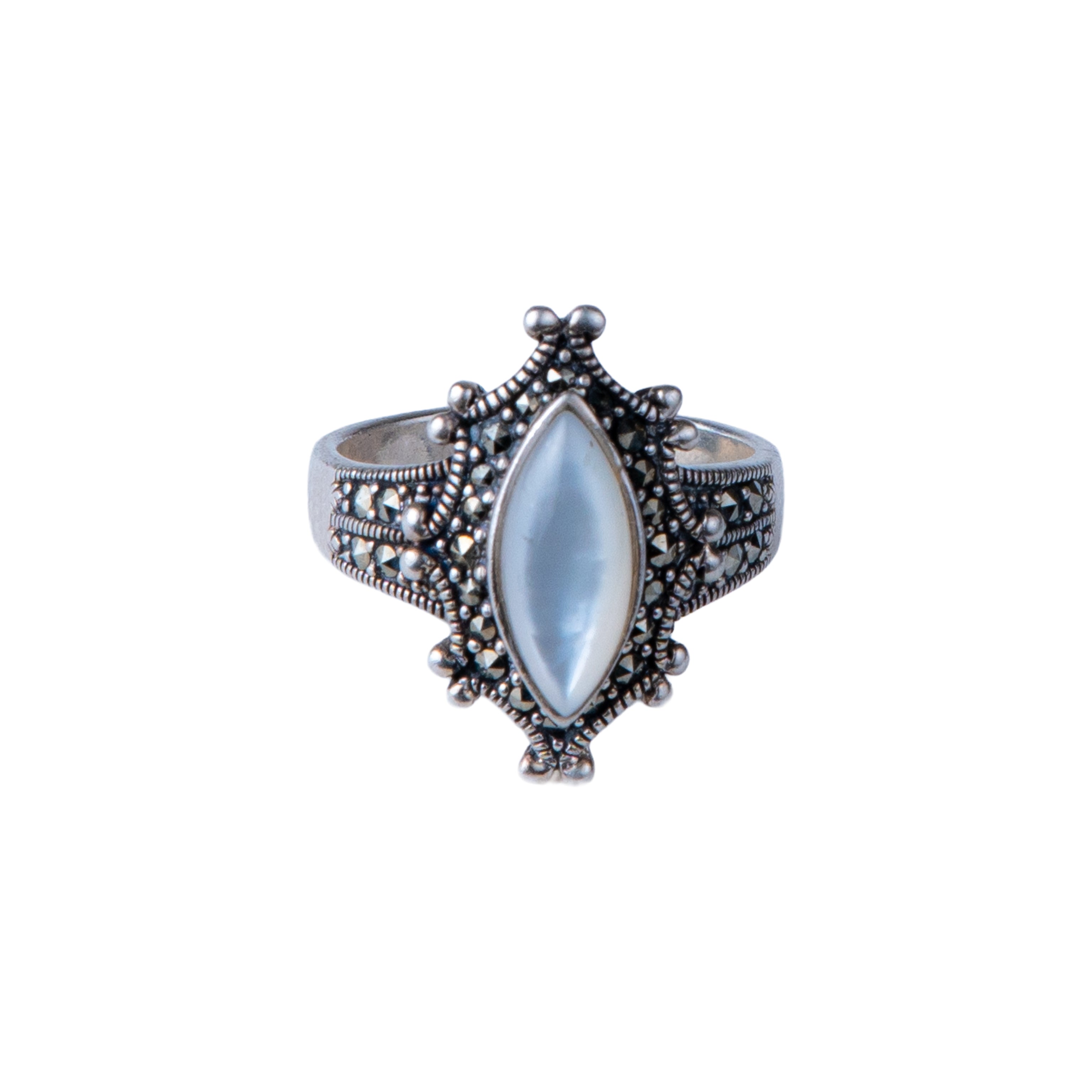 خاتم القمر - حجر القمر الأبيض