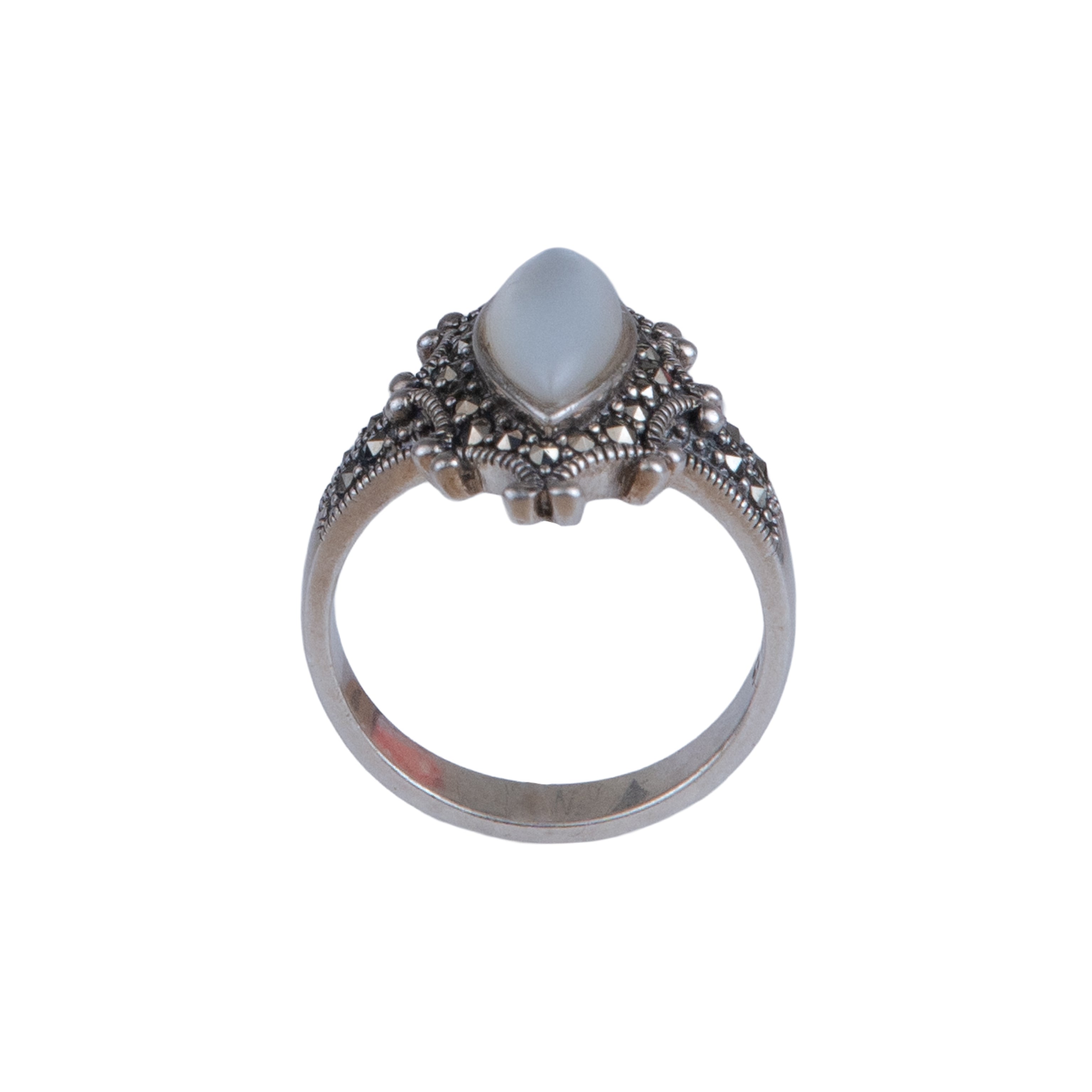 خاتم القمر - حجر القمر الأبيض