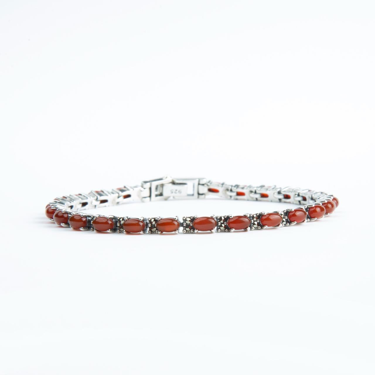 Timeless Bracelet - Red Garent