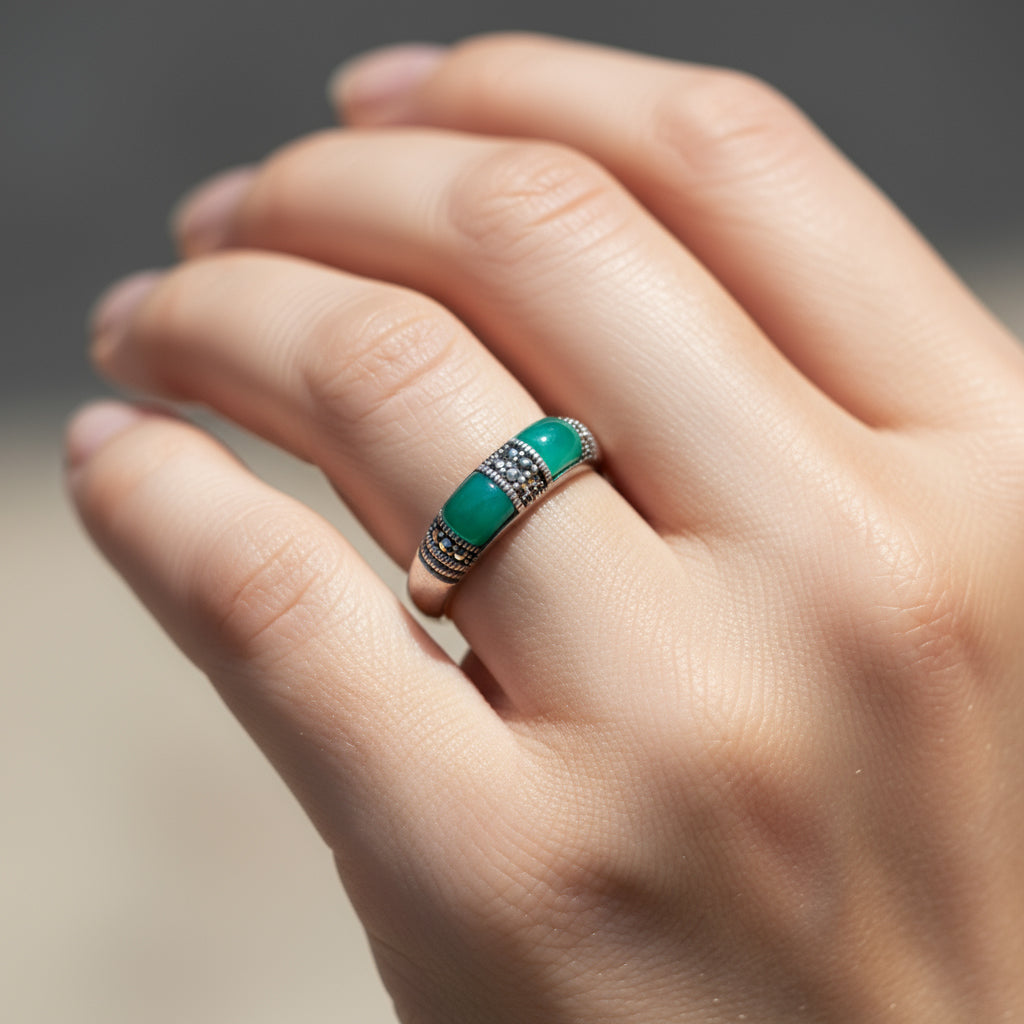 Beauty Ring - Green Emerald